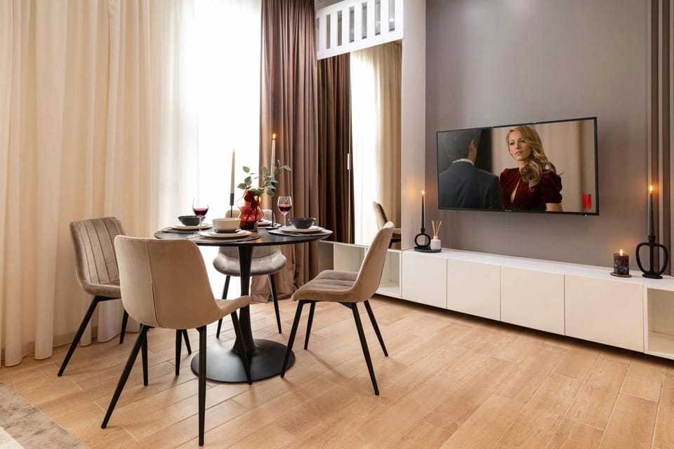 Living room, Seating area, Dining area