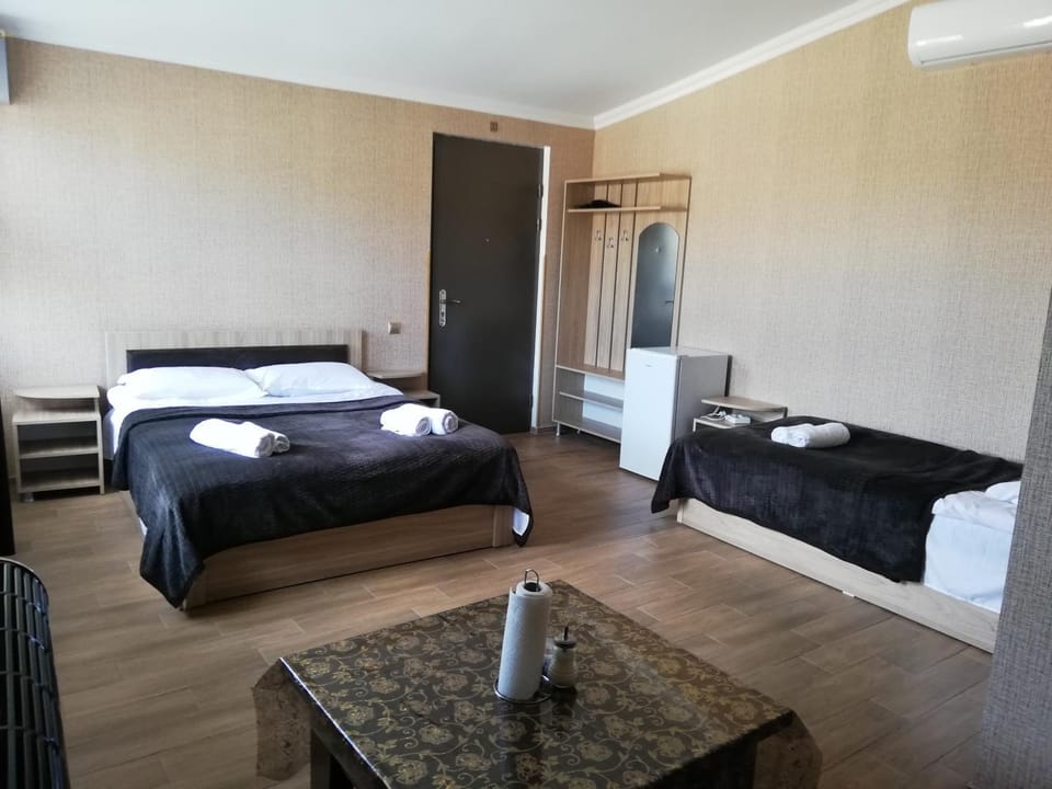 Bed, Bedroom, towels, wardrobe