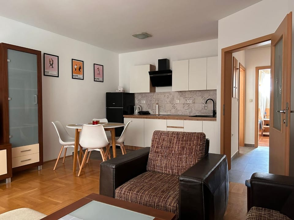 Kitchen or kitchenette, Living room, Dining area