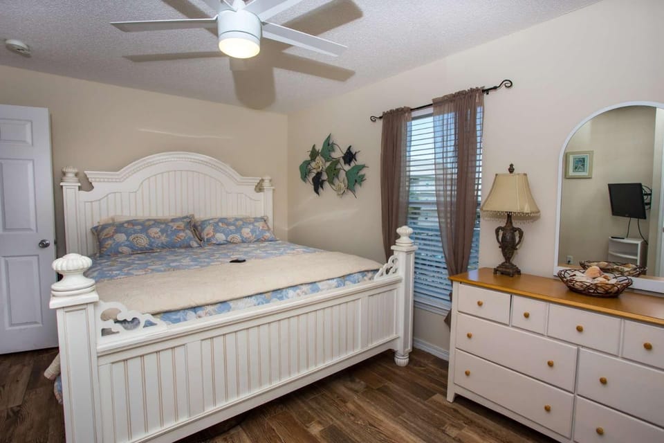 Gulf Island Condos Unit 722 House in Pensacola Beach