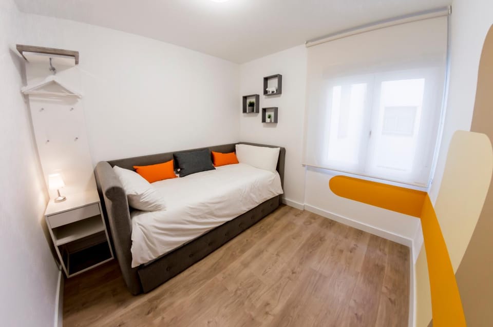 Bed, Photo of the whole room, Bedroom