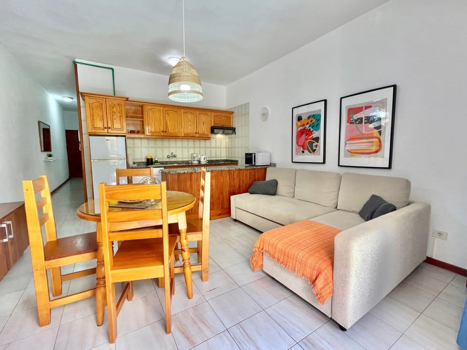 Living room, Dining area, minibar, stove