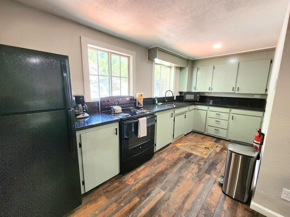 Miners Suite-Centrally Located in Shaver Lake House in Shaver Lake