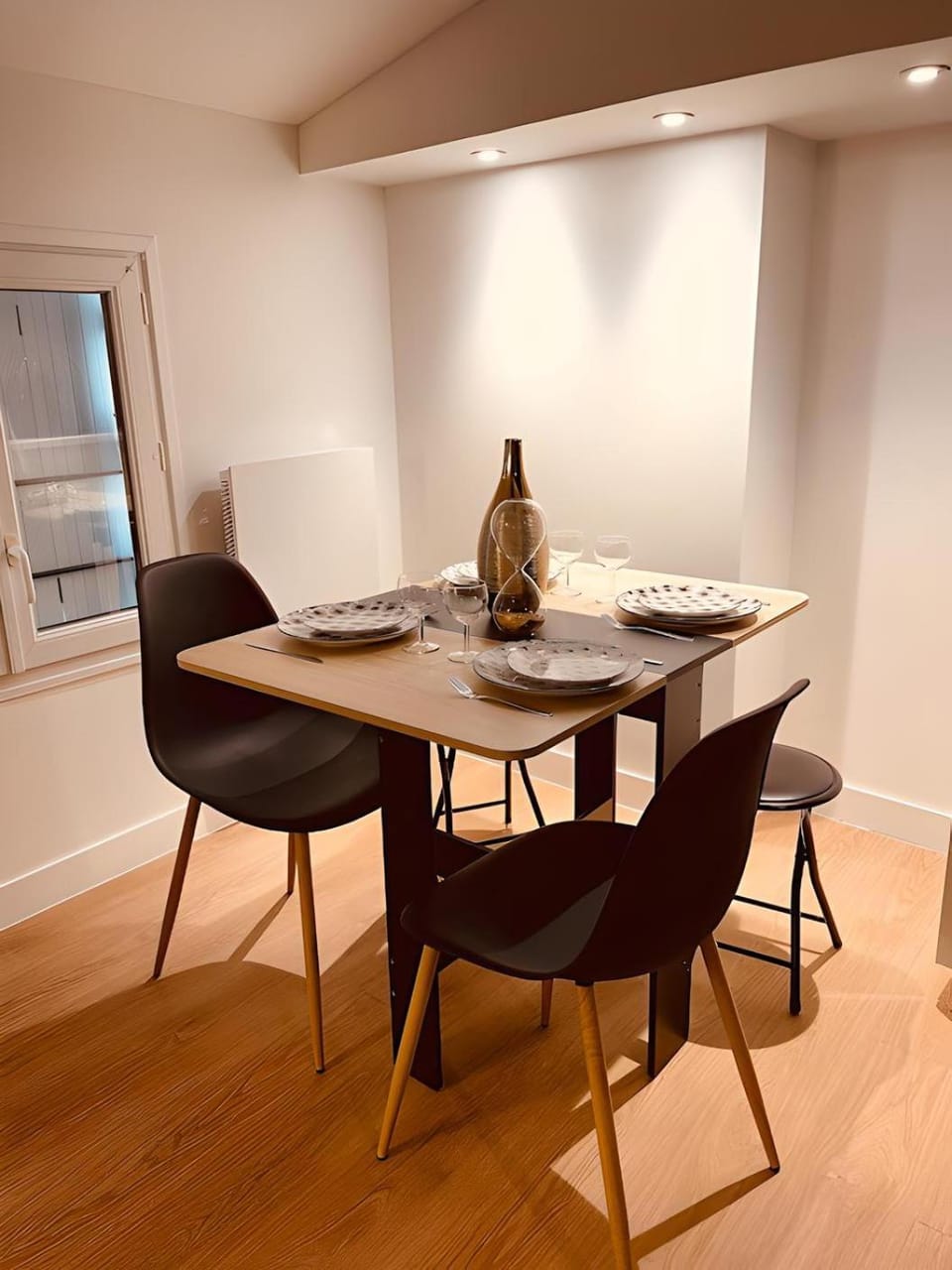Seating area, Dining area