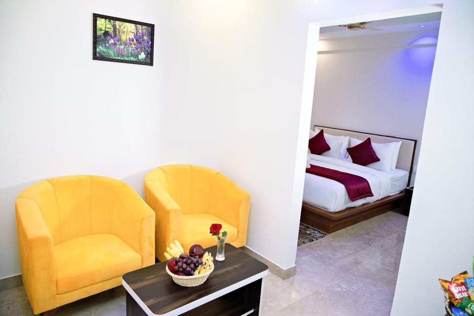 Living room, Photo of the whole room, Bedroom