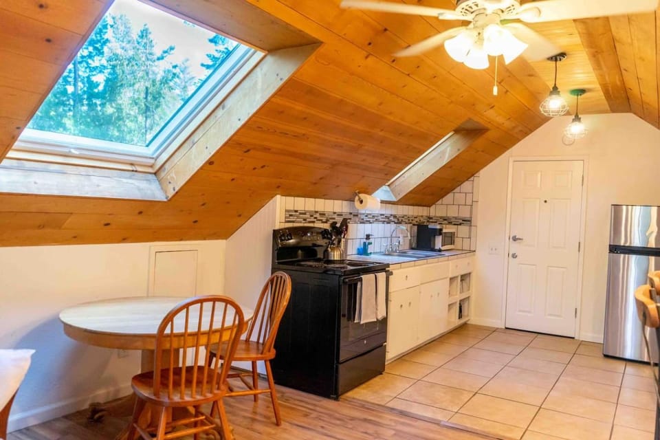 Hawks Nest- Perfect Getaway in Shaver Lake House in Shaver Lake