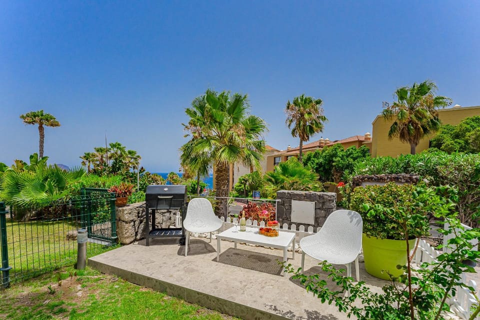 BBQ facilities, Garden, Balcony/Terrace, Sea view