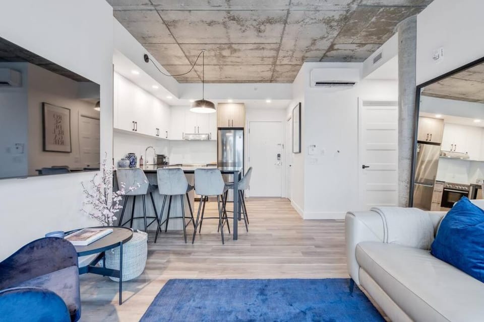 Kitchen or kitchenette, Living room, Photo of the whole room, Dining area