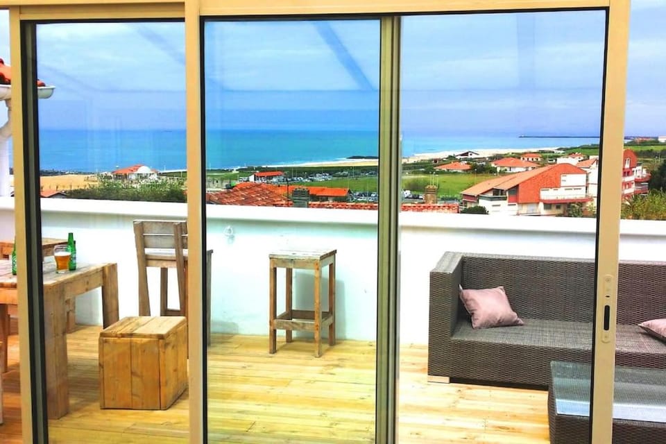 T2 Anglet rooftop vue ocean plage a 2 minutes Apartment in Anglet