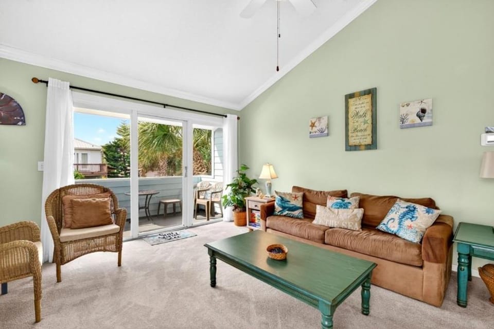 Quail Hollow A8-1U condo Apartment in Butler Beach