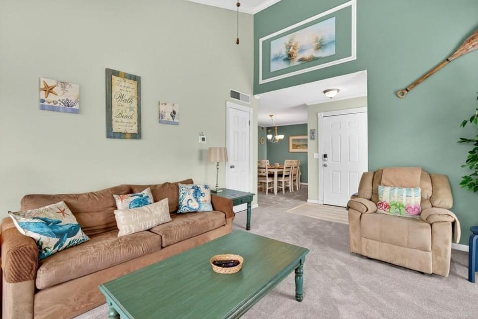 Quail Hollow A8-1U condo Apartment in Butler Beach