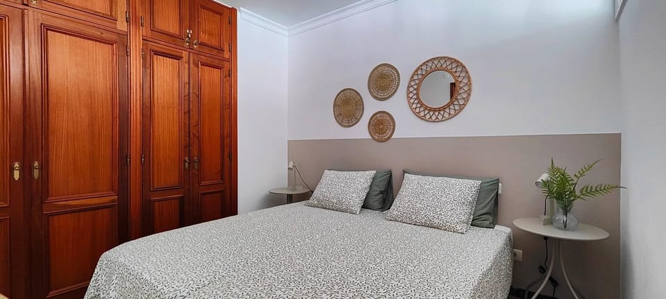 Bed, Photo of the whole room, Bedroom, wardrobe