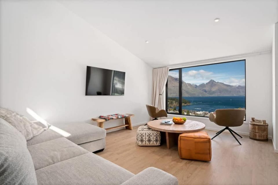 The Luxe Lookout LOCATION LOCATION LOCATION CBD 2 MINS House in Queenstown