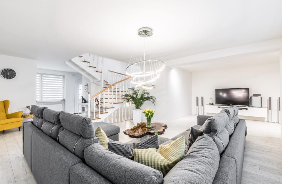 Communal lounge/ TV room, TV and multimedia, Living room, Seating area