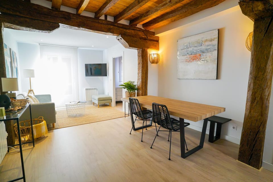 Homely Rooms Apartment in Santander