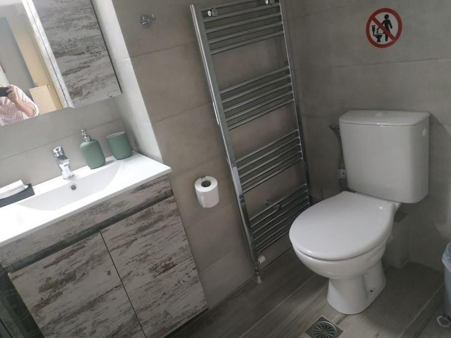 Athens view apartment near Metro station Agia Marina Apartment in East Attica Regional Unit, Greece