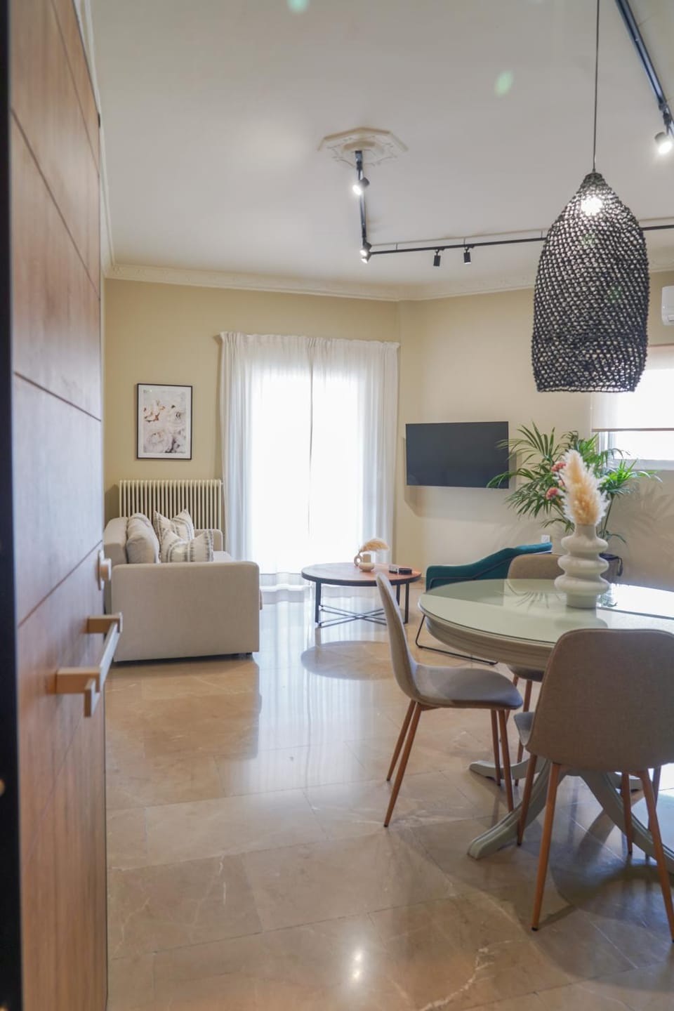 Living room, Dining area