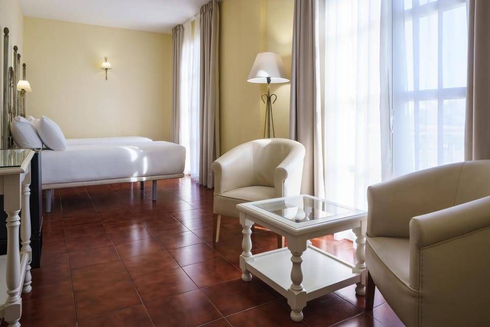 Bed, Living room, Photo of the whole room, Seating area, Bedroom