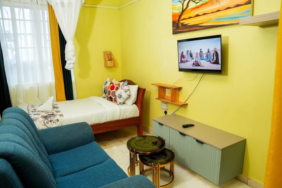 Bed, Seating area, hair dresser