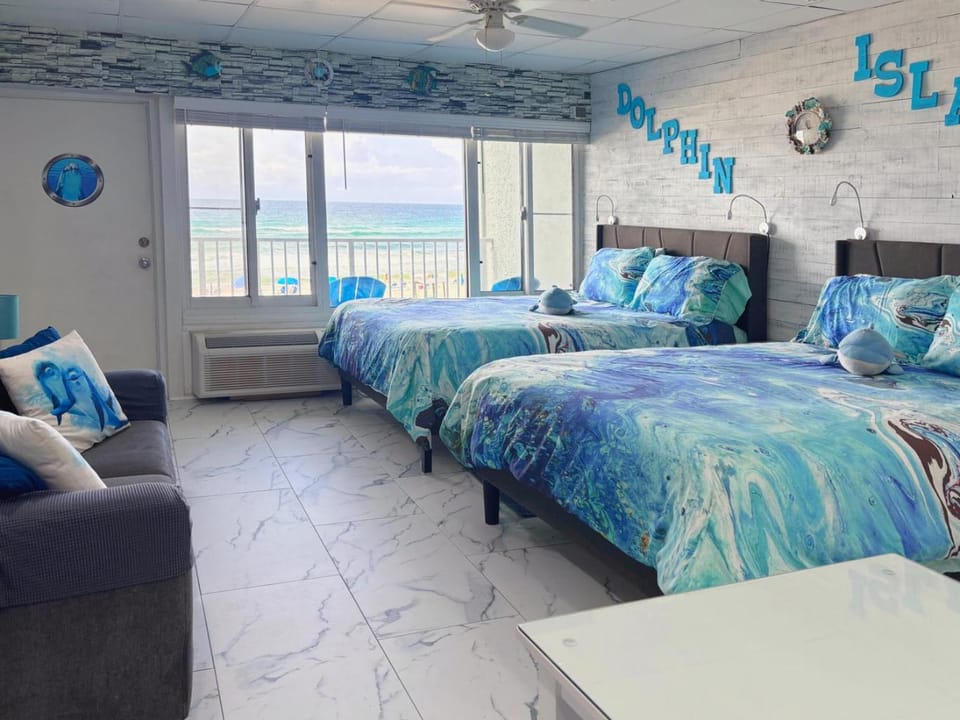 Beachfront, Free beach service, No fees-CC305 Pcb Apartment in Panama City Beach
