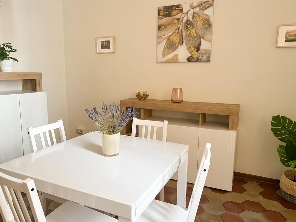 Living room, Seating area, kitchen