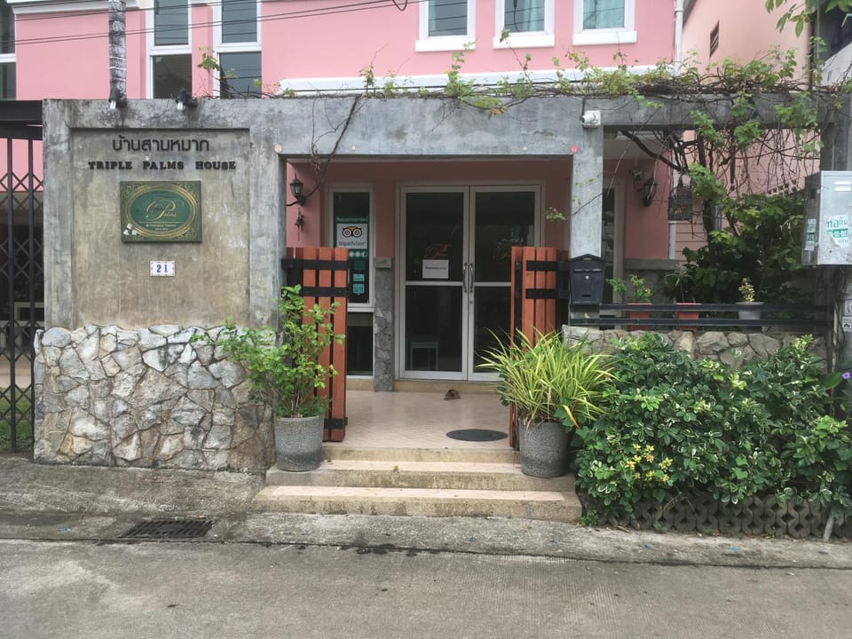 Facade/entrance
