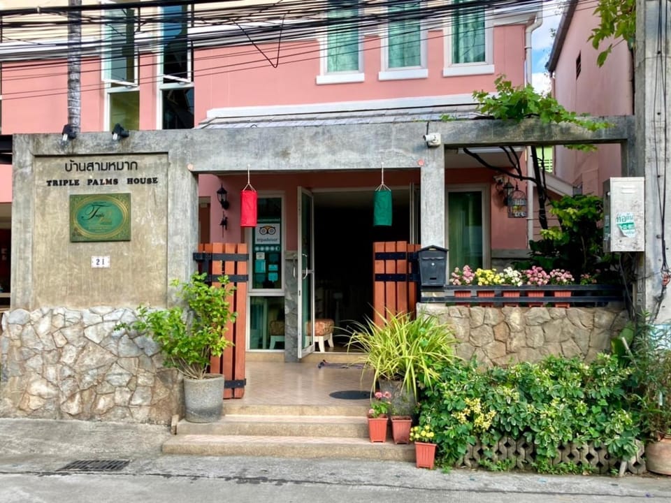 Facade/entrance