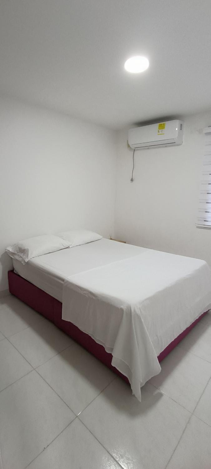 Bed, Photo of the whole room, Bedroom, air conditioner
