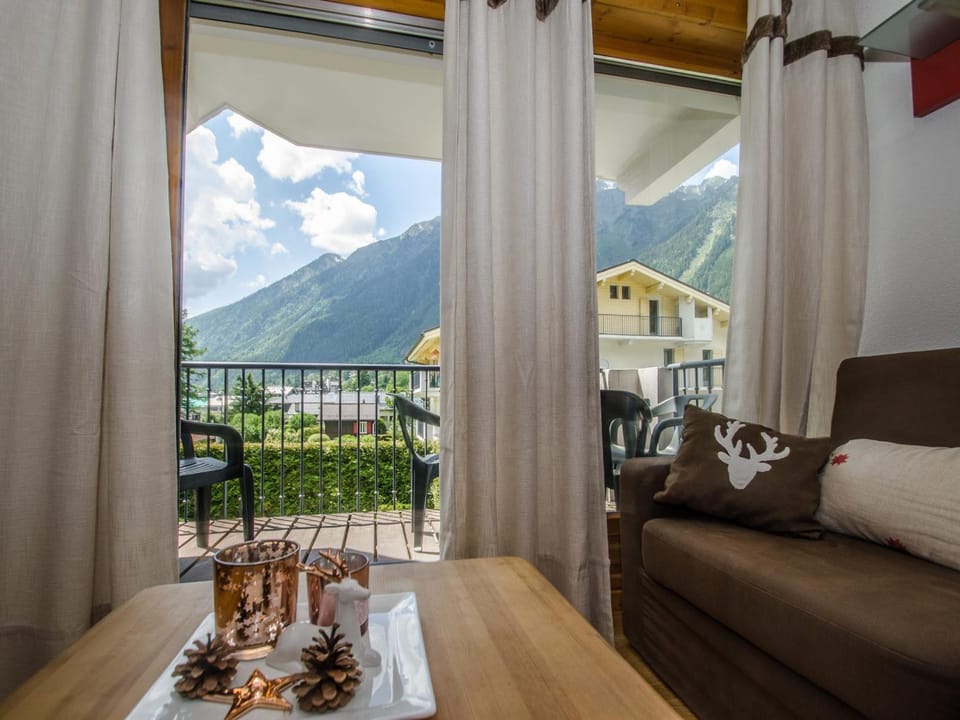 Appartement calme 3 étoiles avec Wi-Fi et parking, Chamonix Apartment in Chamonix
