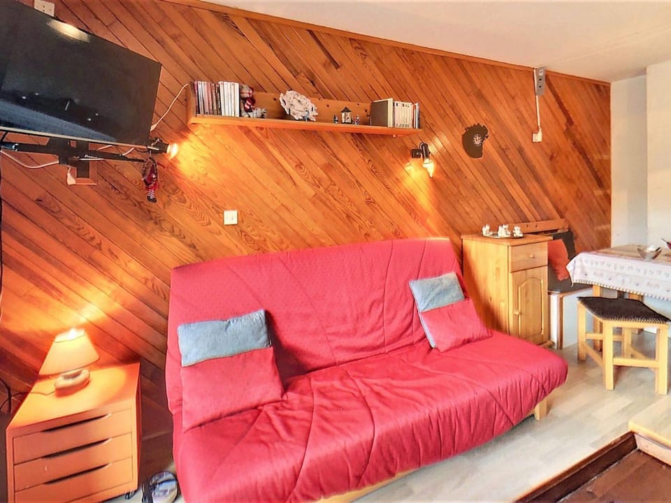 Studio confortable, skis aux pieds, balcon, accès piscine chauffée - FR-1-267-242 Apartment in Villarembert