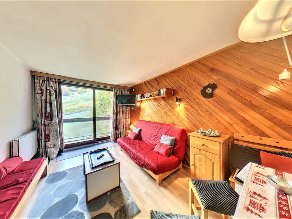 Studio confortable, skis aux pieds, balcon, accès piscine chauffée - FR-1-267-242 Apartment in Villarembert