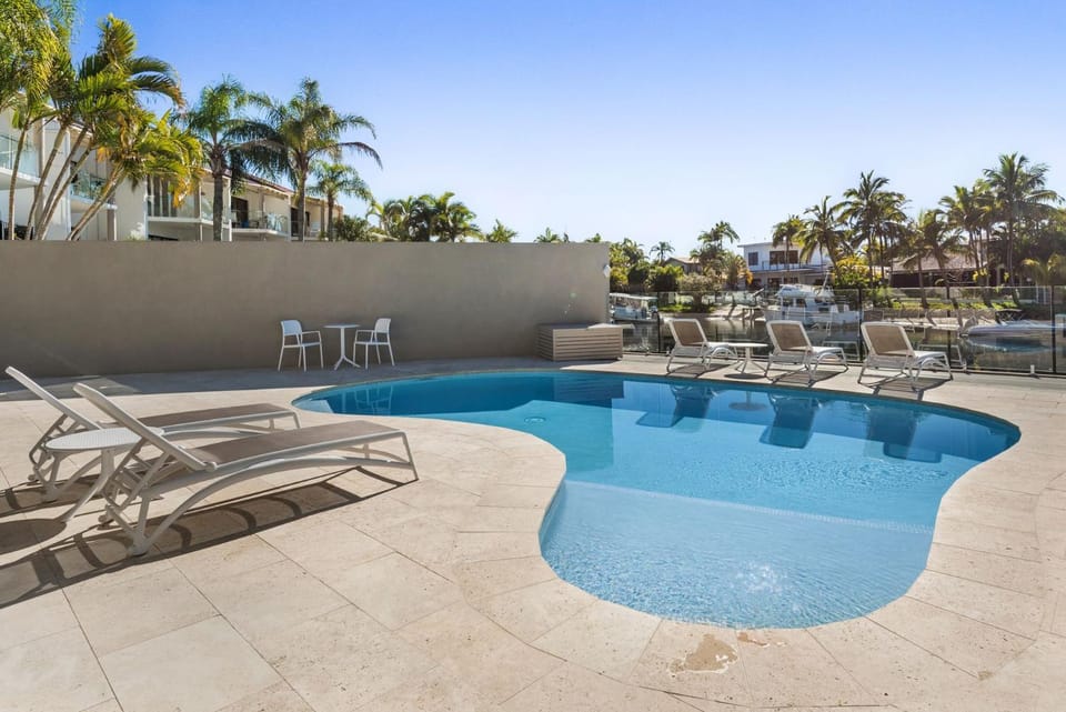 Swimming pool, Swimming pool