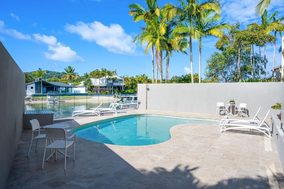 Swimming pool, Swimming pool, sunbed