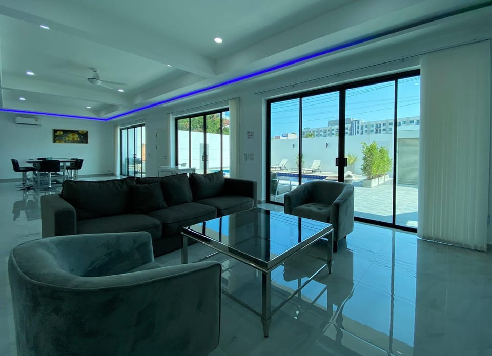 Living room, Pool view