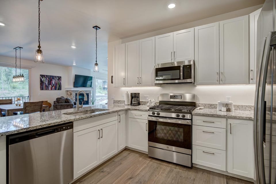 Brand New Clear Water Lofts - 2br Premier Condo - Kids Ski Free! condo Apartment in Keystone
