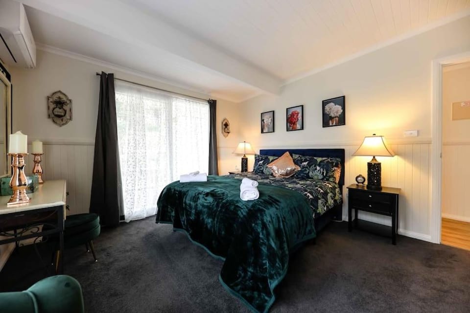 Hidden Gem ~ Luxury Cottage near Lake Daylesford House in Daylesford