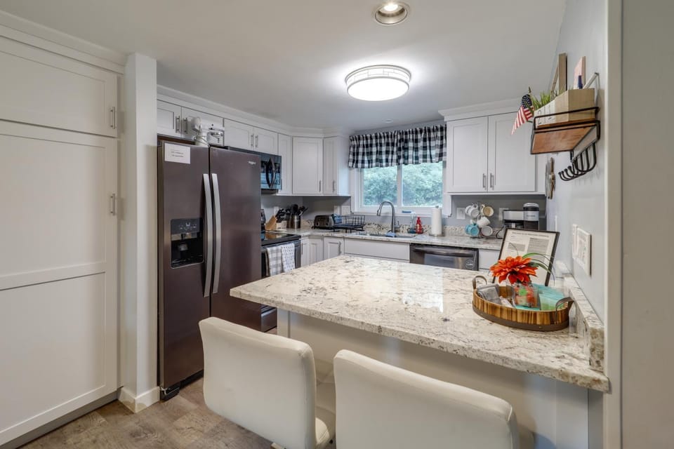 Walk to Ski Resort! Sugar Mtn Haven w/ Lake Views House in Sugar Mountain