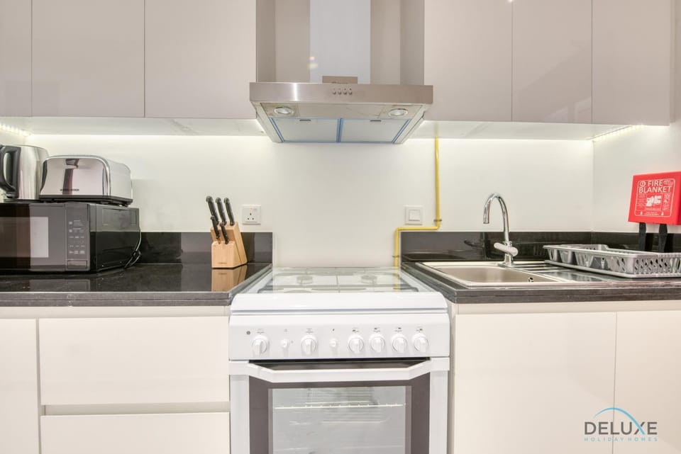 Kitchen or kitchenette, minibar, pet friendly, stove, toaster