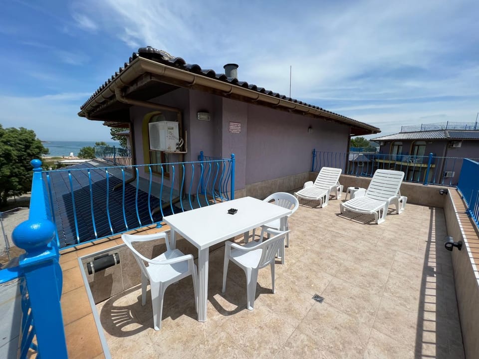 Patio, View (from property/room), Balcony/Terrace, Seating area, sunbed
