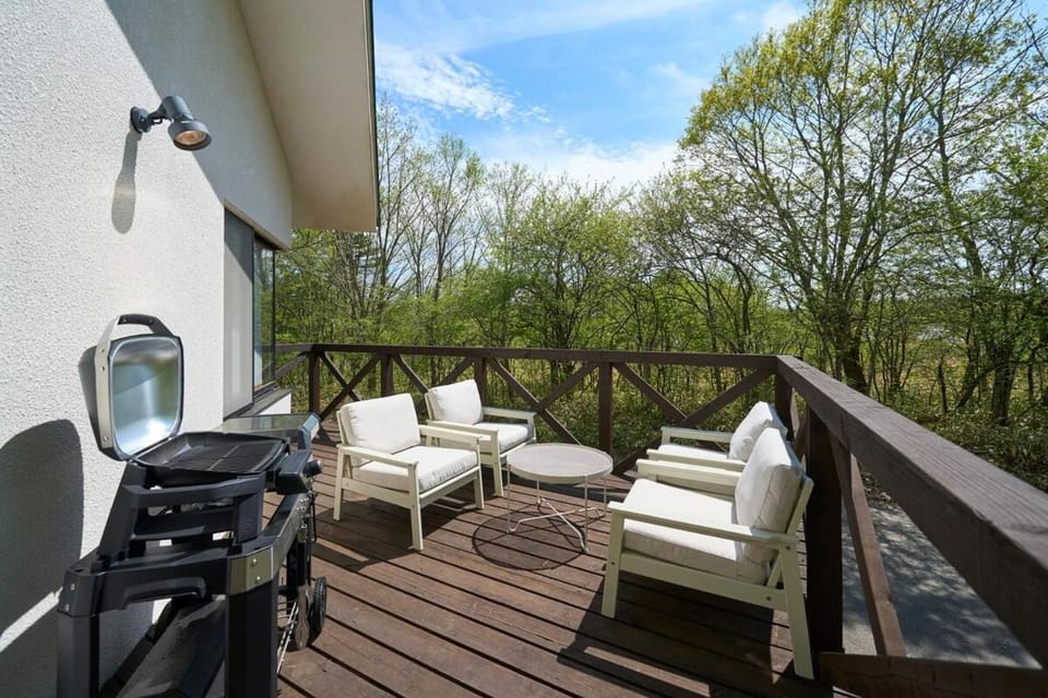 Day, Natural landscape, BBQ facilities, BBQ facilities, View (from property/room), Balcony/Terrace