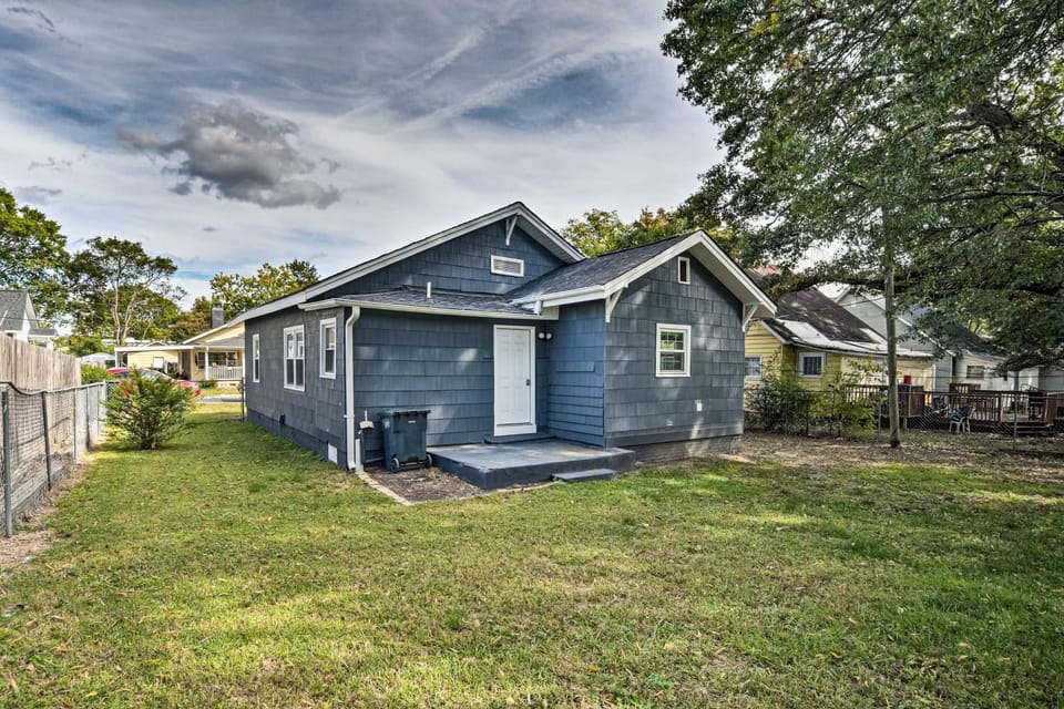 Walk to Parks & Dining! Cozy Greenville Home House in Greenville