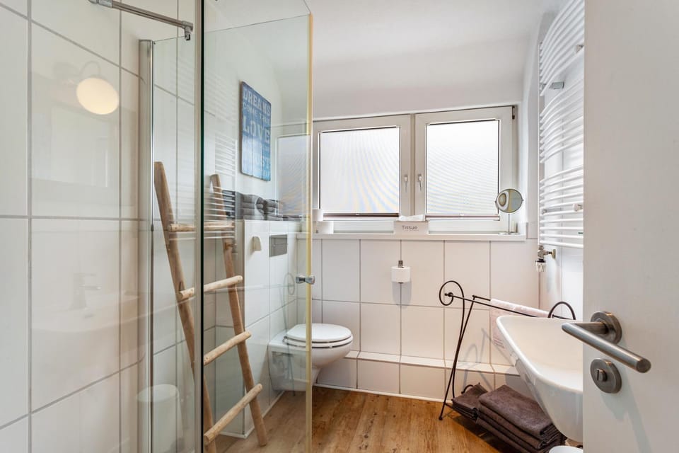 Bathroom, Living room