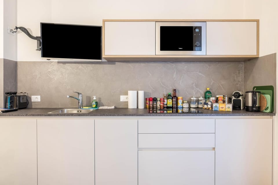 Kitchen or kitchenette, Living room