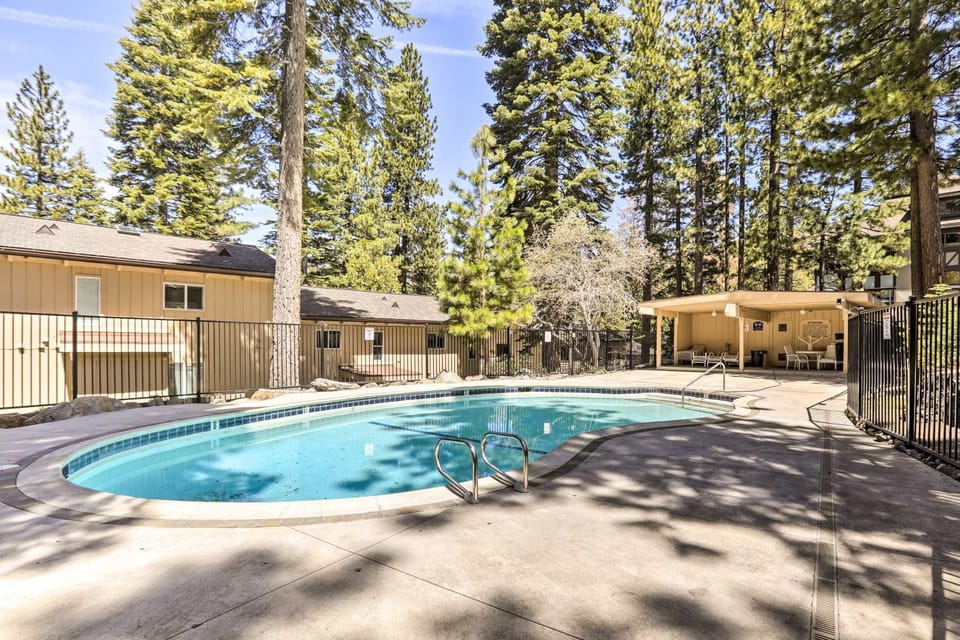 1 Mi to Diamond Peak Skiing: Incline Village Condo House in Incline Village