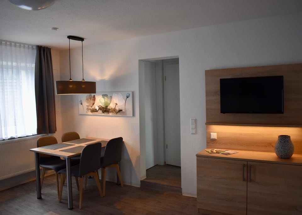 TV and multimedia, Dining area
