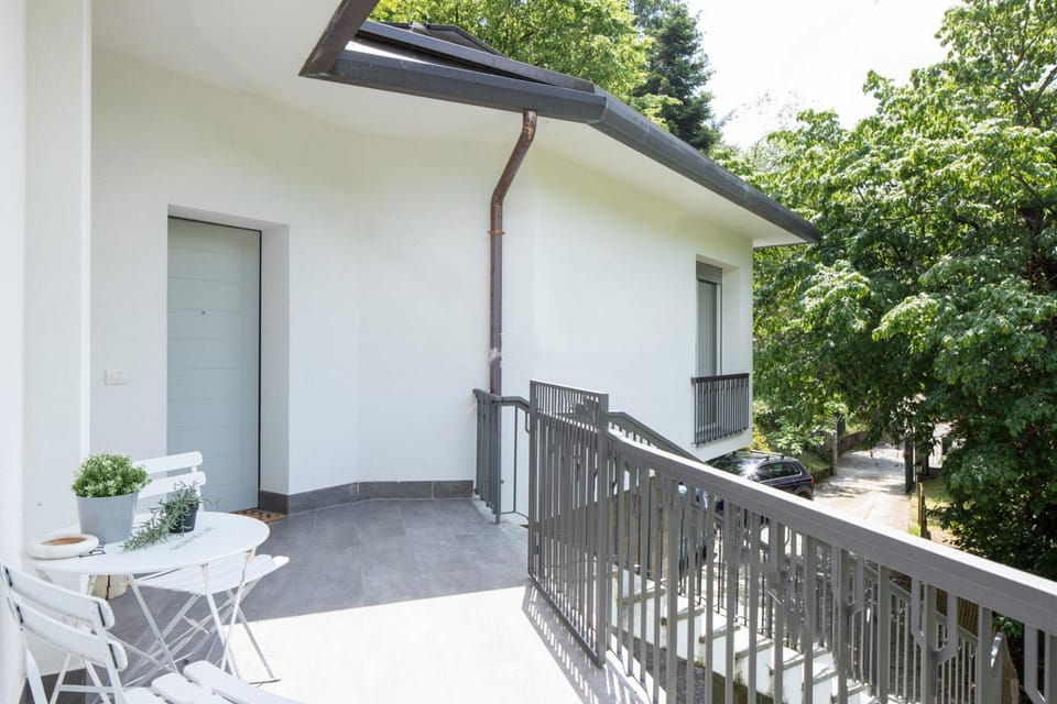 Property building, Spring, Day, View (from property/room), Balcony/Terrace, Garden view