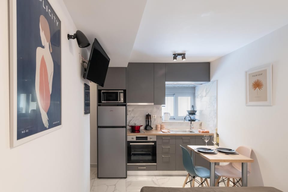 Kitchen or kitchenette, Dining area, Bedroom