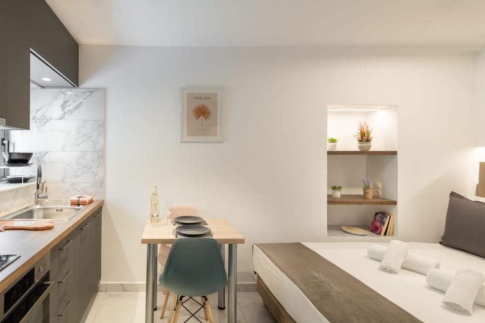 Bed, Kitchen or kitchenette, Dining area, Bedroom