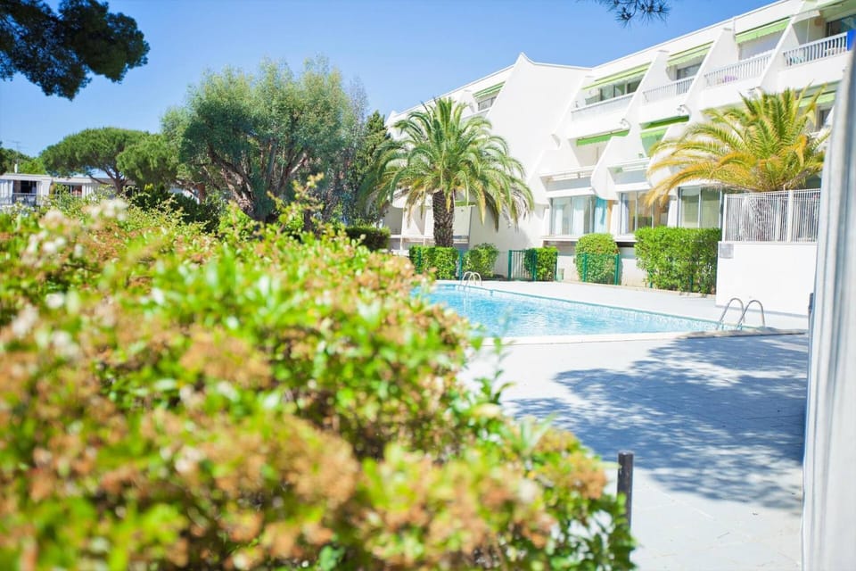 Port Vincent - Studio climatisé avec wifi vue piscine MAE-8374 Apartment in La Grande-Motte