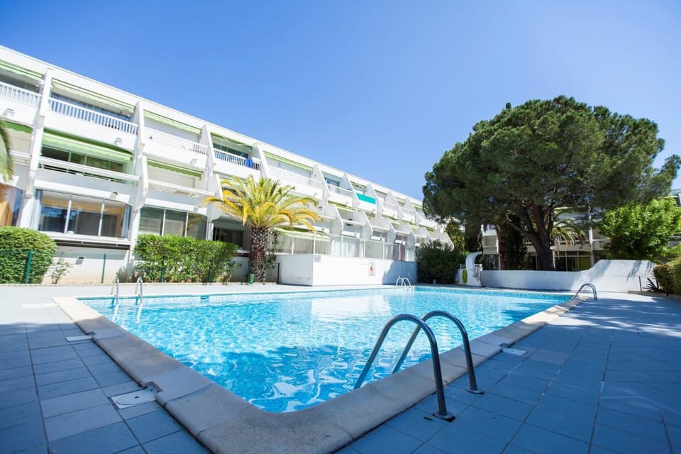Port Vincent - Studio climatisé avec wifi vue piscine MAE-8374 Apartment in La Grande-Motte